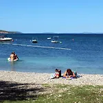 Apartment With Parking Space Supetar, Brac - 6035