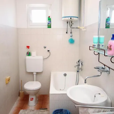 Apartamento With Parking Space Supetar, Brac - 6035 Supetar